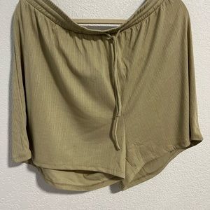 NWT Forever 21 crop shirt and short set